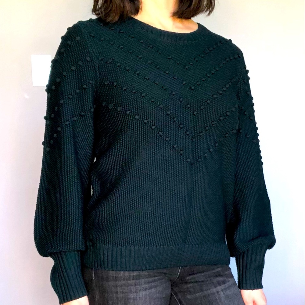 Amour Vert sweater L fits like a M